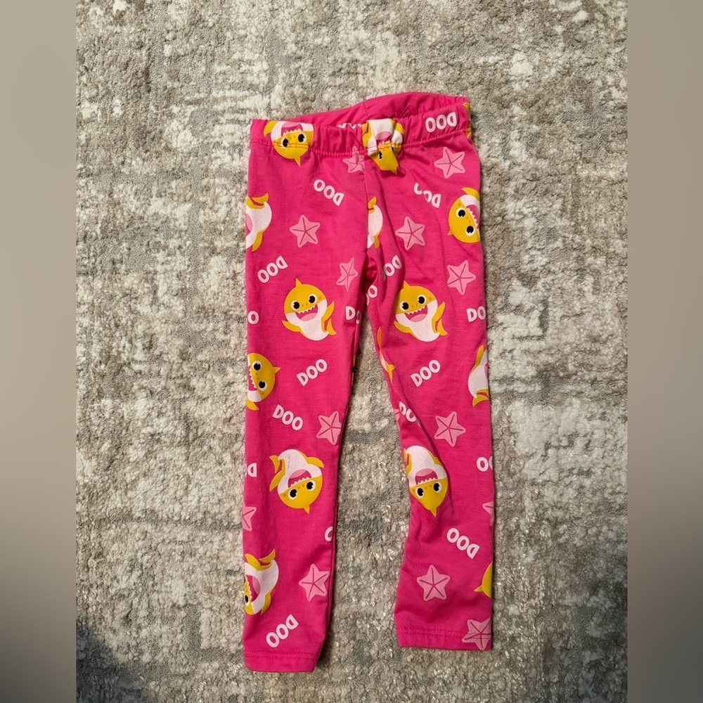 Baby Shark Pink print Kids Leggings size 2T